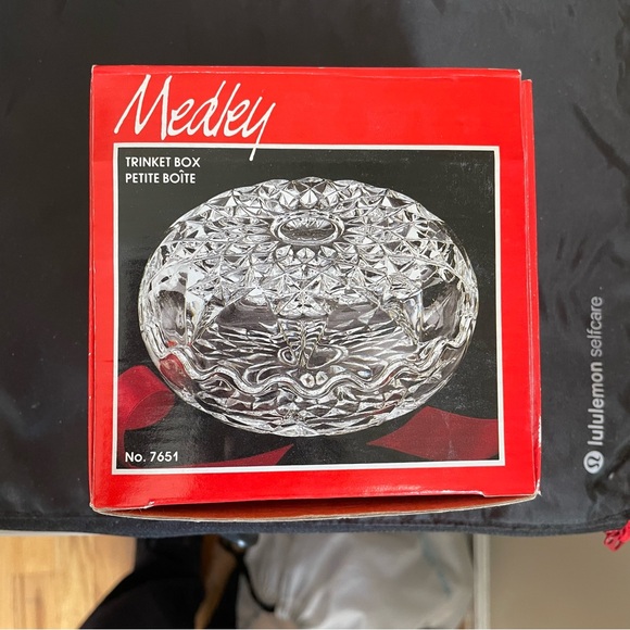 Medley Genuine Crystal Trinket Box-Vintage - Picture 5 of 7